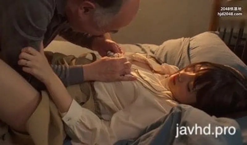 Anh xã đi vắng vợ yêu bị lão già nhà đối diện hiếp suzu harumiya