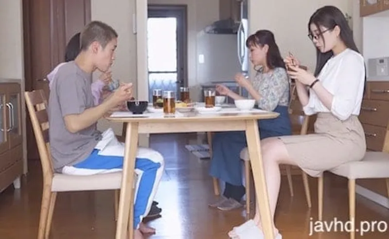 [start-094][vietsub] bạn gái của anh trai tương lai đã gợi cảm tôi rei kamiki